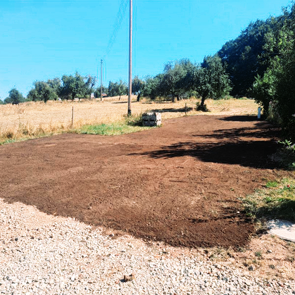 Planierte Grundstücksfläche für ein Bauvorhaben